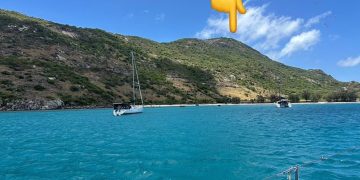 Udhëtimi i ëndrrave përfundon në tragjedi: Një grua 80-vjeçare gjendet e vdekur pas harresës në një ishull, pasi kishte paguar 80 mijë paund për një tur kroçiere.