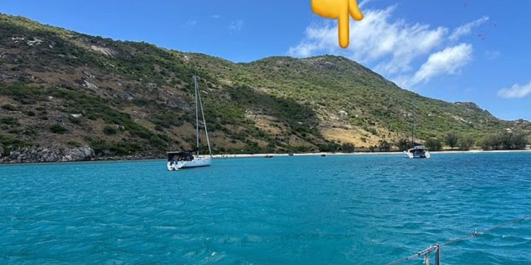 Udhëtimi i ëndrrave përfundon në tragjedi: Një grua 80-vjeçare gjendet e vdekur pas harresës në një ishull, pasi kishte paguar 80 mijë paund për një tur kroçiere.