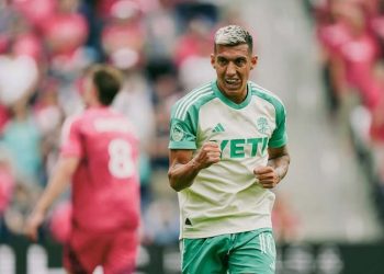 Ŭndërroj për trofeun e MLS, “play off”-i e pozicionon Uzunin përballë ish-yllit të Premier League.