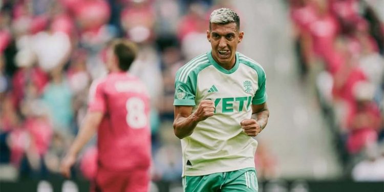 Ŭndërroj për trofeun e MLS, “play off”-i e pozicionon Uzunin përballë ish-yllit të Premier League.