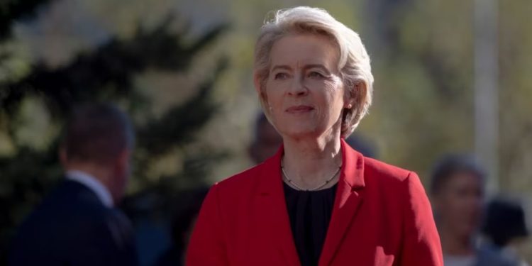 Ursula von der Leyen është në Kosovë sot, ku do të zhvillojë takime me kryeministrin Kurti dhe presidenten Osmani.