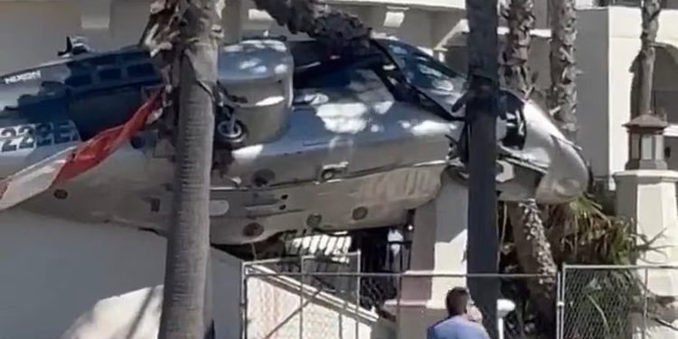 VIDEO/ Imazhe shqetësuese, helikopteri përfundon mbi një hotel luksoz në Kaliforni, disa kalimtarë të lënduar