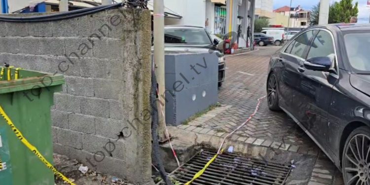 VIDEO/ Policia në numër të lartë dhe shirita sigurie, çfarë u gjet në karburantin ku humbën jetën dy të rinjtë