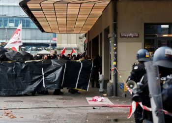 VIDEO/ Protesta përkrahëse për Palestinën në Zvicër, 20 persona të lënduar dhe 536 të ndaluar. Dëme të konsiderueshme materiale.