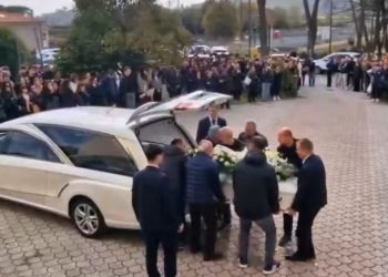 Vdiq në rrethana ende të paqarta, 19-vjeçari shqiptar merr lamtumirën e fundit në Itali.