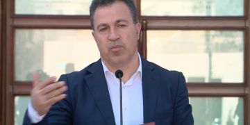 Vendimi për Niko Peleshin merret ditën e enjtes/ TCH publikon raportin e PD: Kuvendi është shndërruar në një “teatër kukullash” për kryeministrin “karagjoz”, kërkohet shkarkimi.