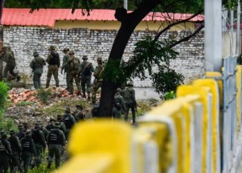 Venezuela dislokon mijëra ushtarë pranë kufirit me Kolumbinë, raportohen për një sulm të ri nga Shtetet e Bashkuara.