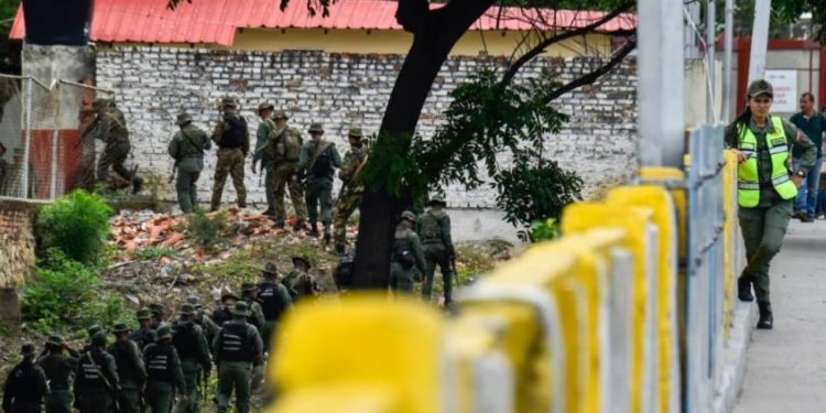 Venezuela dislokon mijëra ushtarë pranë kufirit me Kolumbinë, raportohen për një sulm të ri nga Shtetet e Bashkuara.