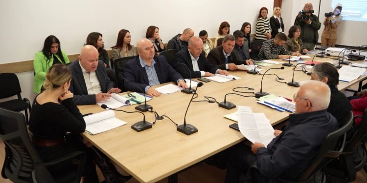 “Vetting” për emrat e rrugëve/ Autoriteti i Dosjeve ndalon konsultimin për verifikimin e integritetit të tyre
