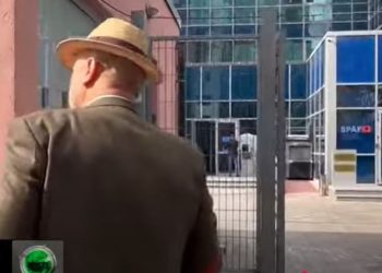 Video/ "A ka vjedhur ndonjë gjë vjehërr? Flit me dikë tjetër, jo me mua", qytetari përballet me Malltezin para GJKKO: Ti dhe ai jeni lapangjozë.