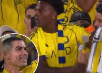Video/ Moment emocionues në stadium, Cristiano Ronaldo demonstron tifozit të tij të parë mënyrën se si feston Al-Nassr.