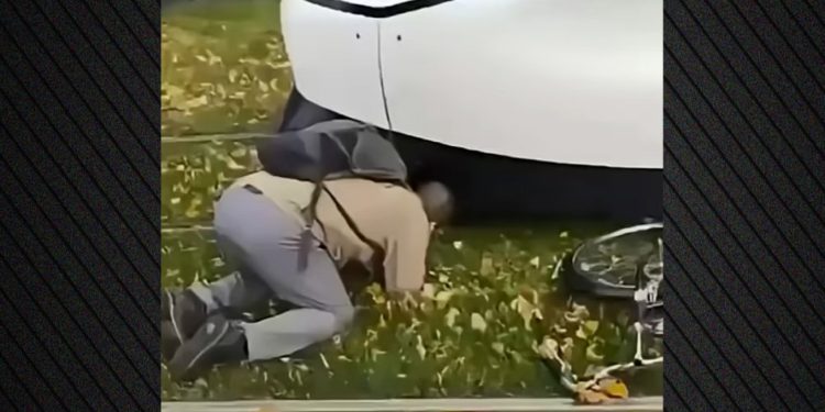Video: Një 8-vjeçar kapet nën tramvajin në Strasburg, arrin të shpëtojë pa dëmtime të rënda