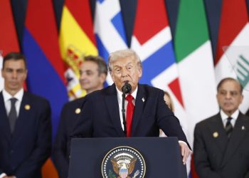 Video/ Trump ngatërrohet me titullin e kryeministrit kanadez, mikrofoni i ndezur regjistron bisedën e tyre.