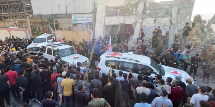 Viktimat e vdekur vazhdojnë të jenë në Gaza, Izraeli akuzon Hamasin për mosbashkëpunim.