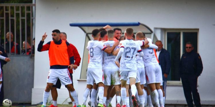 Vllaznia siguron tre pikët e radhës në Ballsh, duke përjetuar një “dramë” me një autogol dhe një gol të anuluar në minutat e fundit.