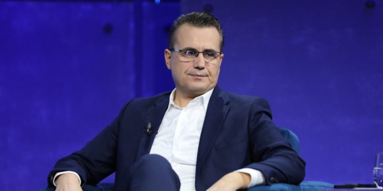 Votimi me dy shenja në Gjykatën e Lartë për anëtarin e Kushtetueses, Rakipllari: Sadushi shkel ligjin me komisionin që vlerësoi votat, procesverbali është falsifikuar.