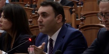 Votimi për shkarkimin e Peleshit: Këlliçi deklaron se "nuk do ishin 10 vota, por...". Deputeti e cilëson situatën si të paprecedentë, duke theksuar se e pyetën për objektin e votimit, por nuk morën përgjigje.