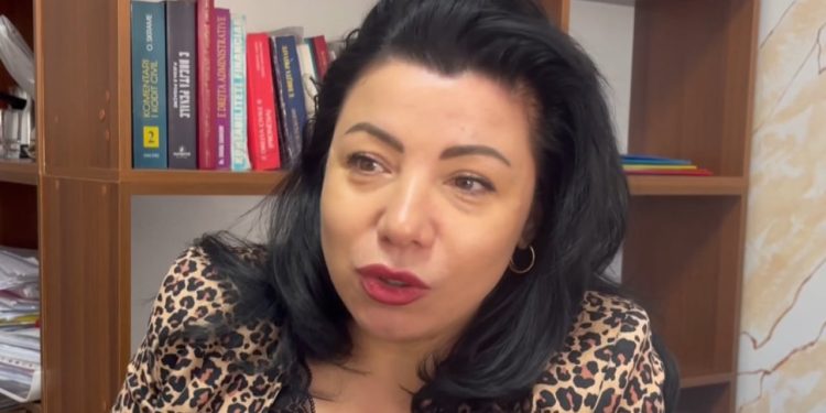 Vrasja e gjyqtarit Astrit Kalaja, dëshmia e avokates që ndodhej në Gjykatën e Apelit gjatë ngjarjes: Dëgjova zhurmën e armëve në sallë.