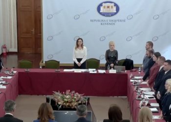 Vrasja e gjyqtarit Astrit Kalaja, komisionet parlamentare mbajnë një minutë heshtje në nderim.