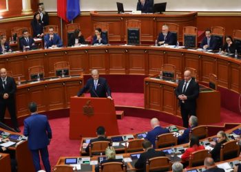 Vrasja e gjyqtarit Kalaja/ Berisha: Ministrja Koçiu ka kryer një mashtrim publik. Urrejtja e shqiptarëve është e drejtuar ndaj sistemit të drejtësisë, jo ndaj individëve.