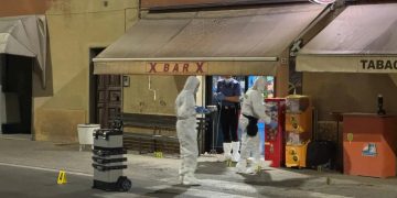 Vrasja për një kafe në Manzë të Durrësit: Zbulohen detajet nga e kaluara e Flori Paluçit në Itali, i përfshirë në një konflikt me armë para një lokali.