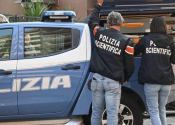 Vrasje e tronditshme në Itali: Një 25-vjeçare vret tre foshnjat e saj dhe përpiqet të fshehë trupat në dollap për t'i shpëtuar policisë.
