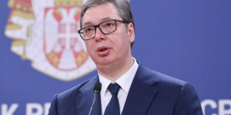 Vuçiç pas disfatës së Serbisë: Shqiptarët u gëzuan me flamuj, shpresoj që serbët në Kosovë të gëzohen për zgjedhjet.