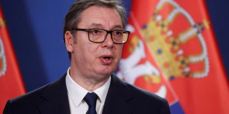 Vuçiç përshëndet Listën Serbe për "fitoren" në Kosovë, mesazhi i presidentit të Serbisë.