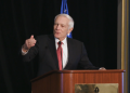 Wesley Clark do të japë dëshmi në mbështetje të Thaçit, pas marrjes së autorizimit nga SHBA për të folur në mbrojtje të ish-udhëheqësit të UÇK-së.