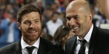 Xabi Alonso çan barrierën e trajnerëve debutues në “El Clasico”, si Zinedine Zidane.