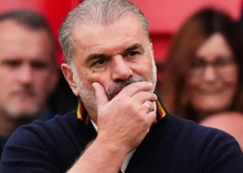 Zbulohen detajet e largimit të papritur të trajnerit, pas një vizite në dhomat e zhveshjes dhe ikjes së tij nga stadiumi.