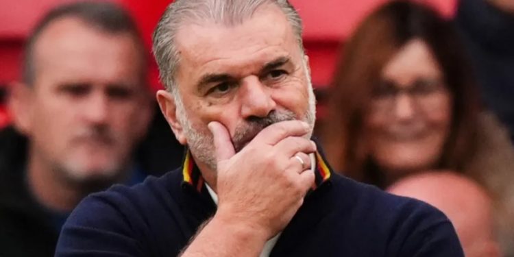 Zbulohen detajet e largimit të papritur të trajnerit, pas një vizite në dhomat e zhveshjes dhe ikjes së tij nga stadiumi.