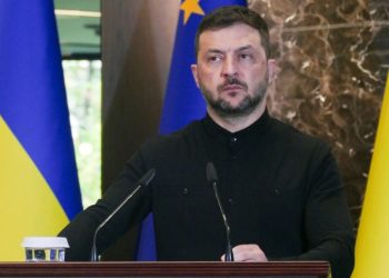 Zelensky apelon për vëmendjen e ndërkombëtarëve: Ndërsa bota përqendrohet në Lindjen e Mesme, Putin vazhdon ofensivën e tij.