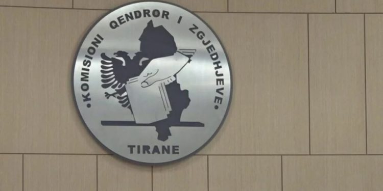 Zgjedhjet e pjesshme/ TCH publikoi afatet e KQZ-së pas bllokimit nga opozita, mbledhja e Kolegjit Zgjedhor shtyhet. Fushata do të zgjasë vetëm një javë.