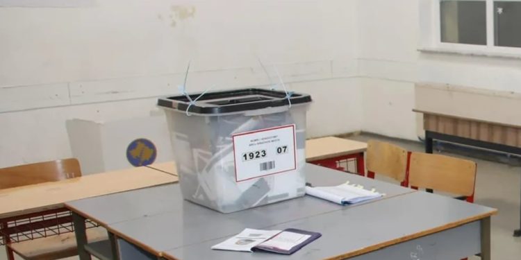 Zgjedhjet lokale në Kosovë: Rinumërimi i 16 kutive të votimit përfundon, njoftohet data e shpalljes së rezultateve.