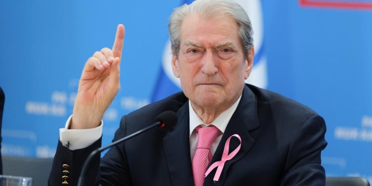 Zgjedhjet në Tiranë: Berisha njofton formimin e delegacionit brenda PD-së, thotë se u kërkoi të gjenin një kandidat që…