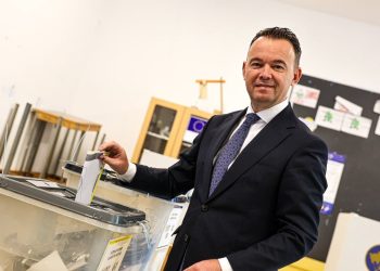 Zgjedhjet vendore në Kosovë/ 'Exit poll-et' identifikuan humbësin, kandidati i Kurtit e padit analistët