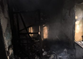 Zjarr në Maliq/ Flakët prekën shtëpinë në fshatin Sovjan, nuk ka njoftime për të lënduar.