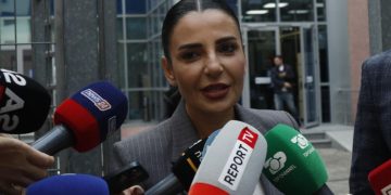 Zv.kryeministrja Belinda Balluku nën akuzë, SPAK bën lajmin zyrtar: Pretendime për shkelje të barazisë në procedurat e ndarjes së tenderëve.