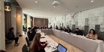 Zyra e Komisionerit organizon takim me Shoqatën e Siguruesve të Shqipërisë: Partneritet për implementimin e ligjit të ri “Për mbrojtjen e të dhënave personale”