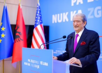 Vizita e Von der Leyen/ Berisha: Shqipëria, përveç kriterit gjeostrategjik dhe politikës së jashtme, nuk plotëson asnjë kriter tjetër për integrimin e saj në BE