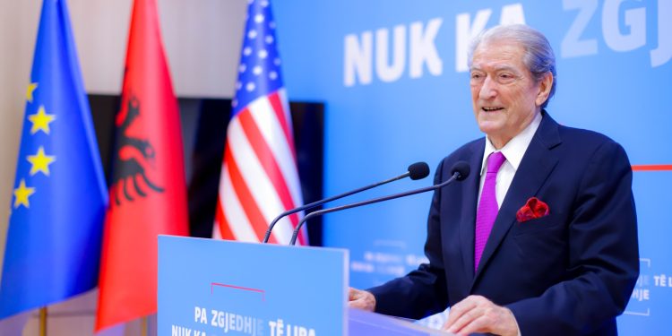 Vizita e Von der Leyen/ Berisha: Shqipëria, përveç kriterit gjeostrategjik dhe politikës së jashtme, nuk plotëson asnjë kriter tjetër për integrimin e saj në BE