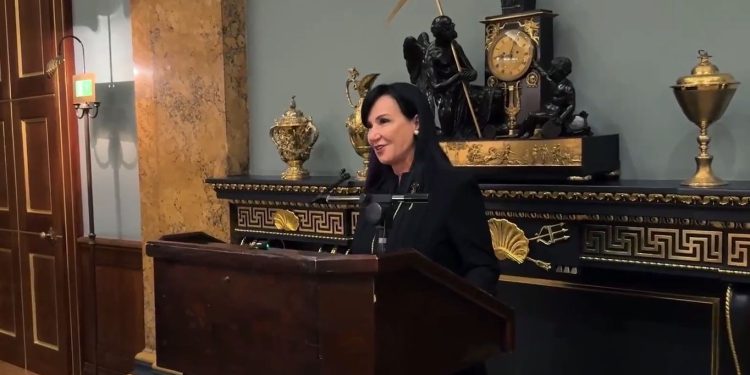 “‘Çanta e shpinës’ e globalizimit mbi shpatullat e Zahos”, Linda Rama në Forumin e Sigurisë në Londër: Shqipëria po rikthen identitetin e saj.