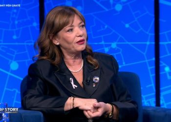 “‘Fjongon rozë’ nuk më pëlqen më”, ish-zëvendësministrja e arsimit në 'Top Story': Solidariteti duhet të jetë konstant, jo vetëm gjatë muajit tetor.