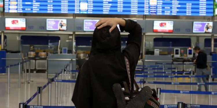 ‘Nuk mund të punoj 13 orë në ditë’/ Orët shtesë dhe greva e përgjithshme në Greqi