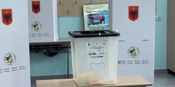 08:04

Më shumë se 26 mijë qytetarë me të drejtë vote, procesi i votimit fillon normalisht në Bashkinë e Matit

Procesi i votimit ka filluar pa pengesa në Bashkinë e Matit. Në 47 qendrat e votimit, deri tashti nuk janë raportuar probleme. Rreth 26,700 qytetarë kanë të drejtë vote.