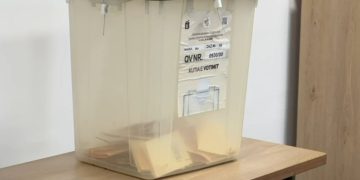 09:15

Pjesëmarrja në votim për zgjedhjet e pjesshme në 5 bashki, KQZ jep të dhënat e para.  
Komisioni Qendror i Zgjedhjeve ka bërë publike shifrat iniciale të pjesëmarrjes për zgjedhjen e 5 kryebashkiakëve të rinj në vend.