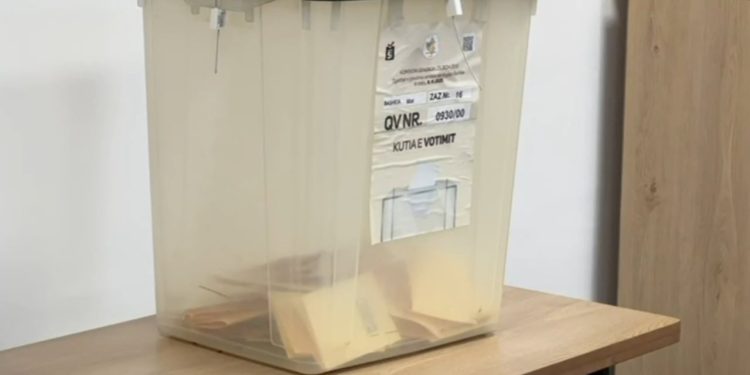 09:15
Pjesëmarrja në votim për zgjedhjet e pjesshme në 5 bashki, KQZ jep të dhënat e para.
Komisioni Qendror i Zgjedhjeve ka bërë publike shifrat iniciale të pjesëmarrjes për zgjedhjen e 5 kryebashkiakëve të rinj në vend.