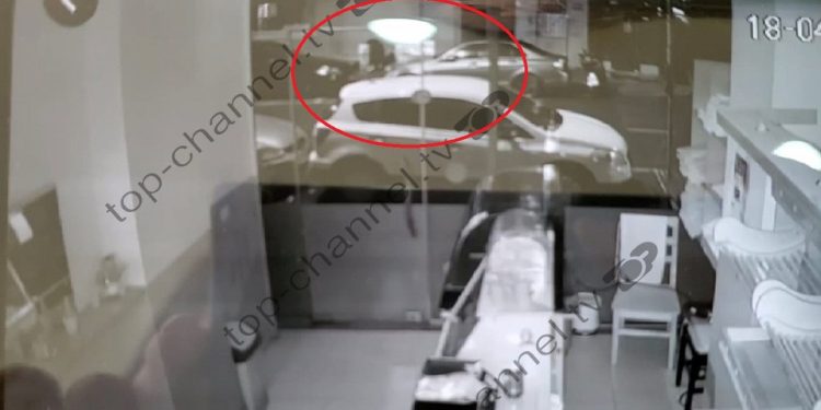 12 vite burg për autorin e vrasjes së Stiven Toshkëzit, reakcione të ashpra nga familjarët në sallën e gjykatës