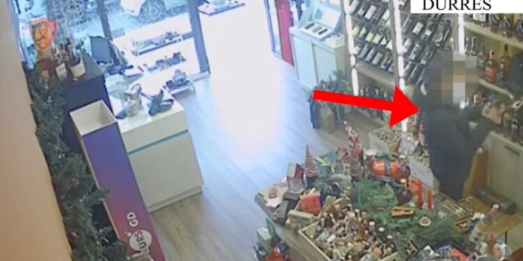 22-vjeçari në Durrës identifikohet dhe arrestohet për thyerje xhamash dhe vjedhje automjetesh dhe tabakinash.